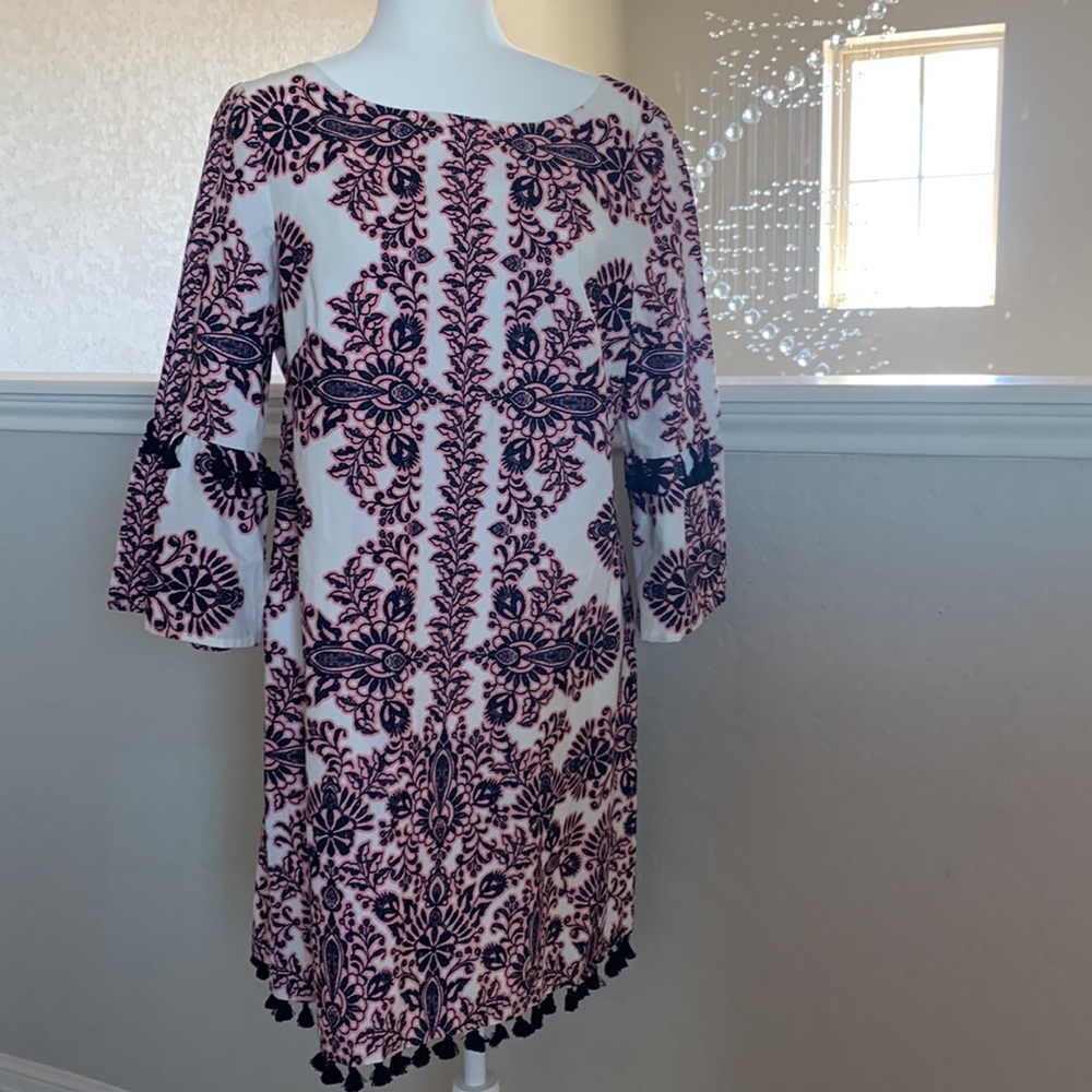 - Vince Camuto floral bell sleeve dress size 14